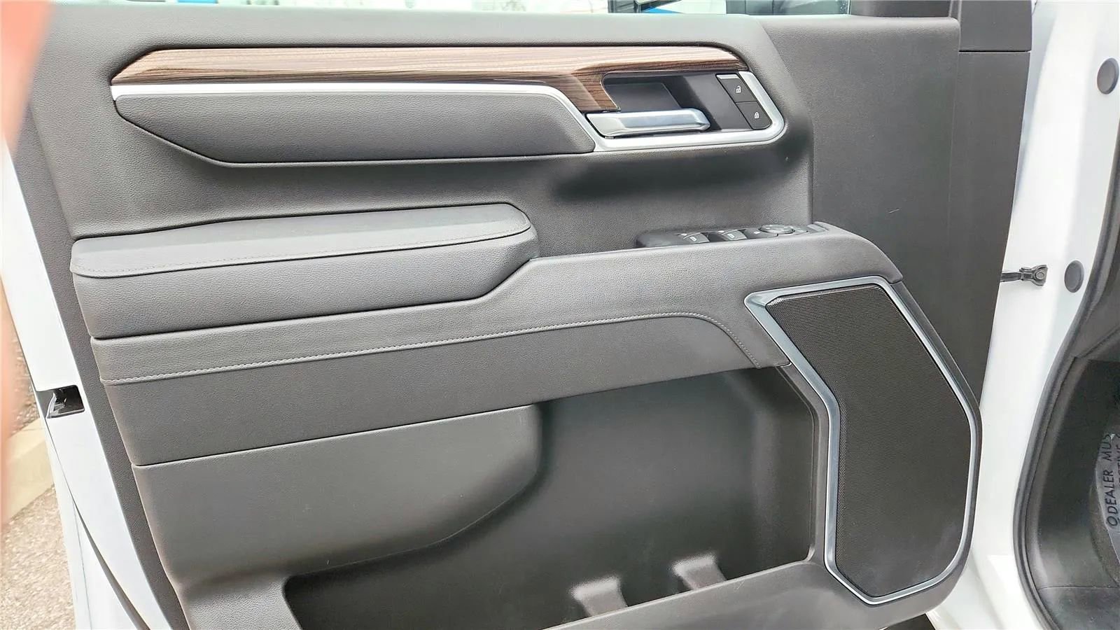 Used 2025 Chevrolet Silverado 2500 LT w/ Convenience Package image 27