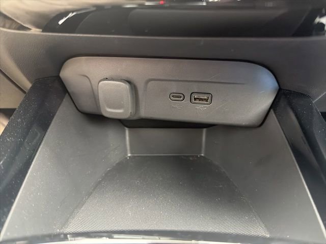 Used 2024 Chevrolet Trax LT w/ LT Convenience Package image 30