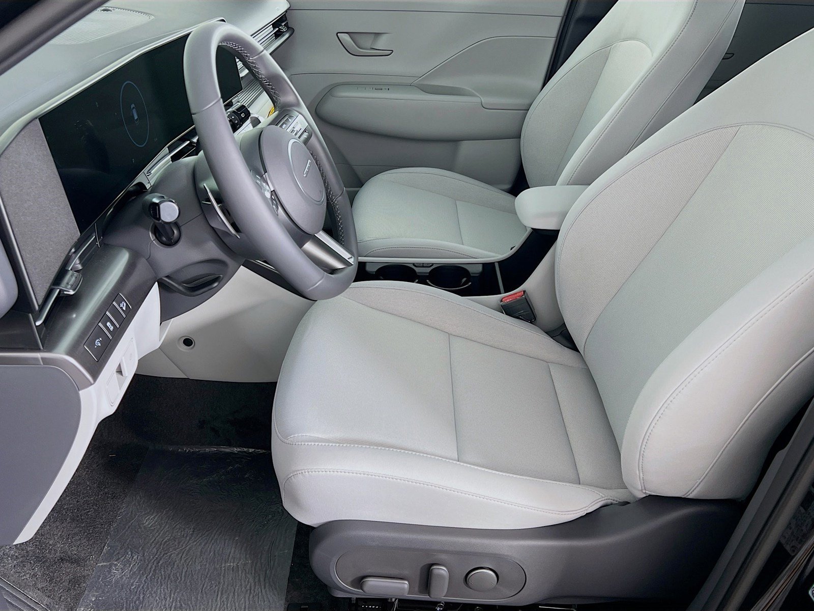 New 2025 Hyundai Kona SEL AWD/4WD image 3