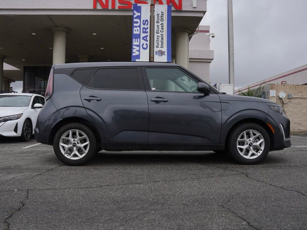 Used 2023 Kia Soul LX w/ Option Group 015 image 3