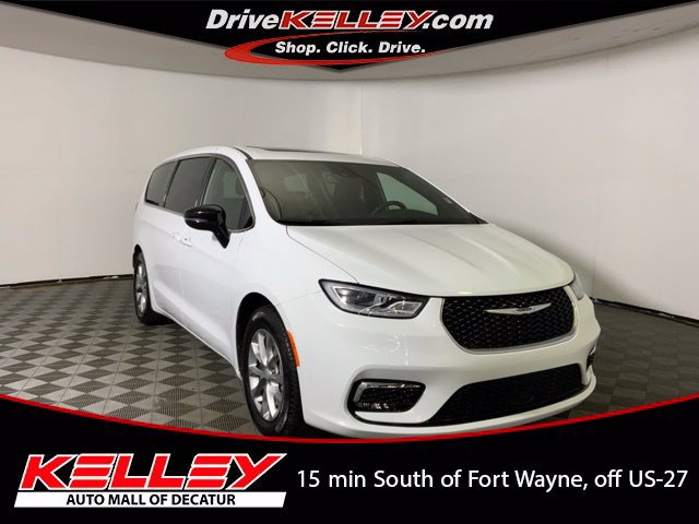 Used 2026 Chrysler Pacifica Limited