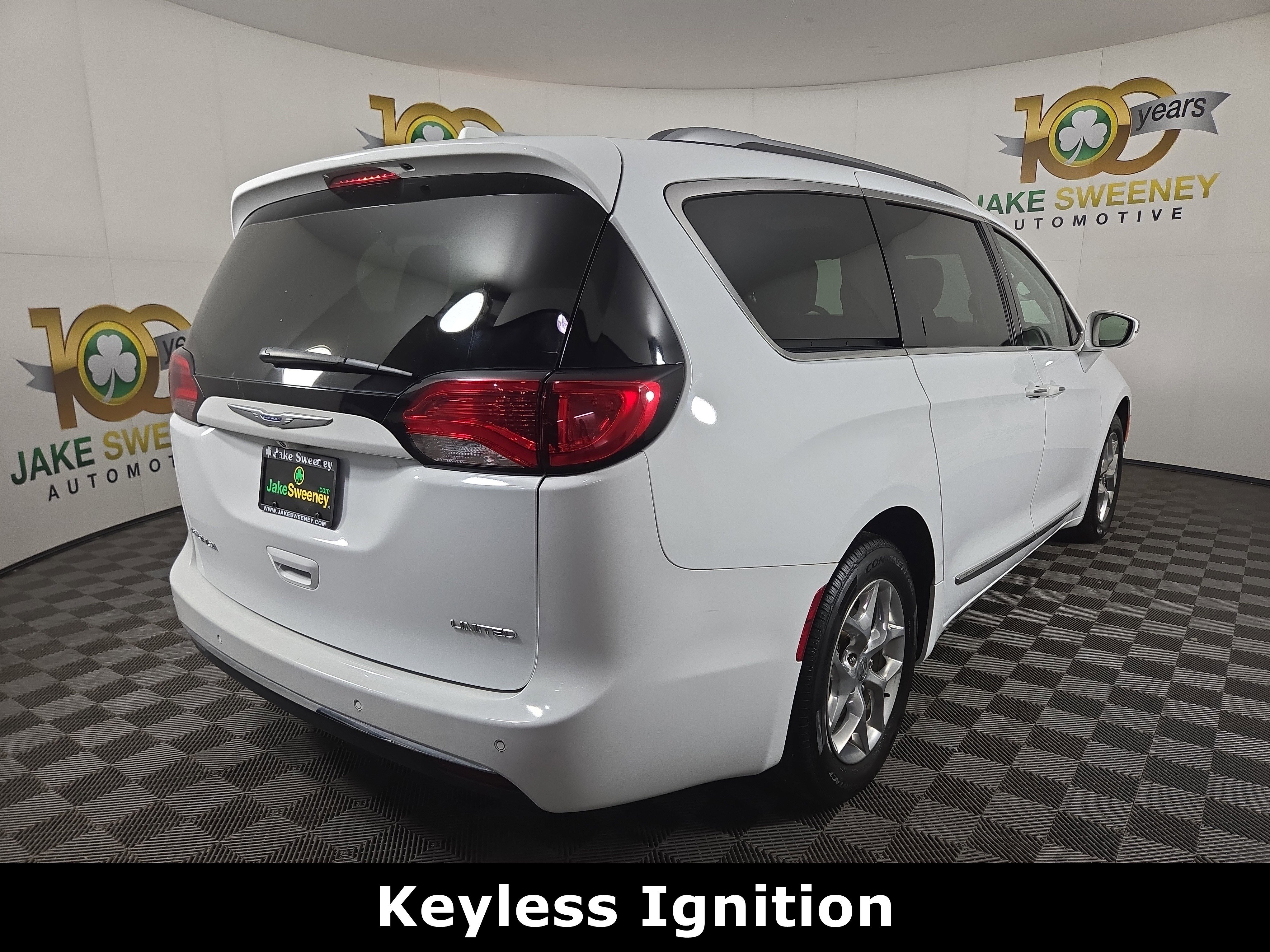 Used 2018 Chrysler Pacifica Limited image 9