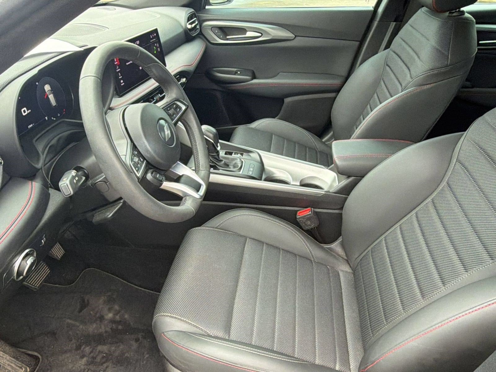 Used 2023 Dodge Hornet GT w/ GT Blacktop Package AWD/4WD image 5