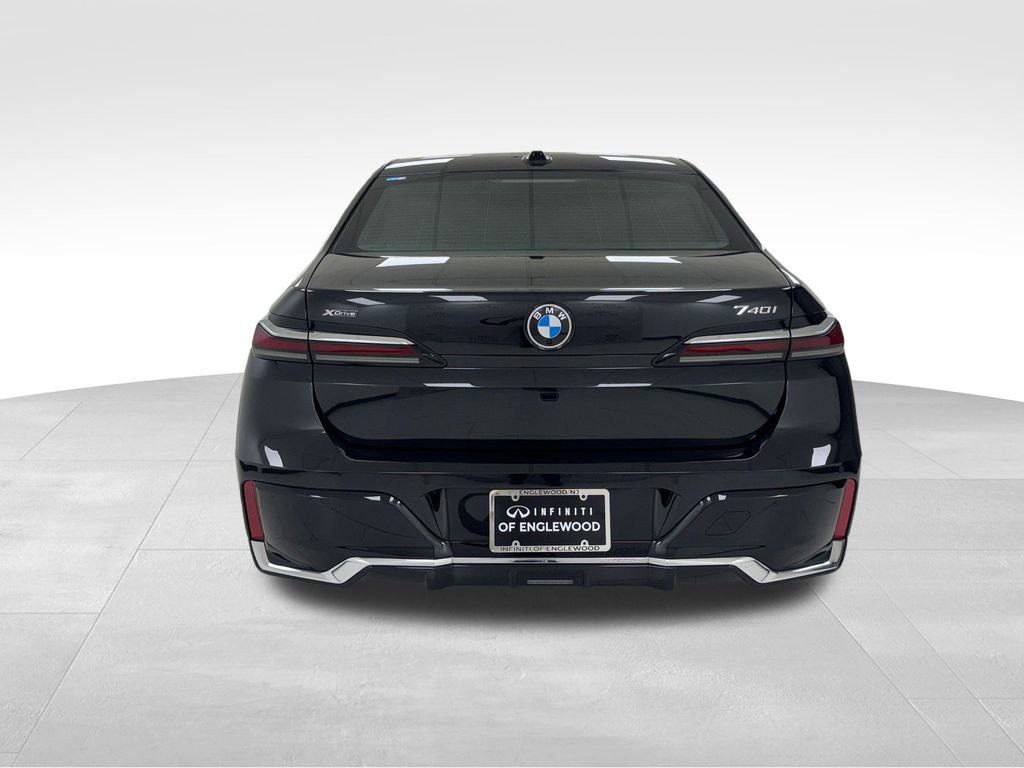 Used 2025 BMW 740i xDrive image 6