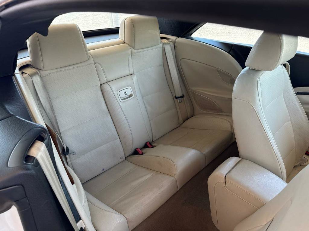 Used 2008 Volkswagen Eos FWD image 12
