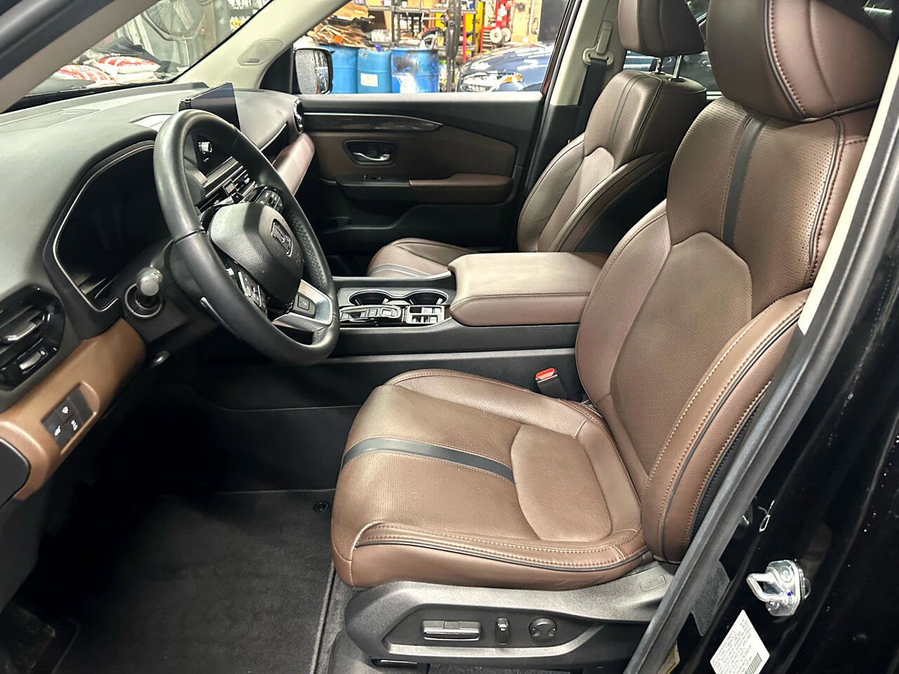 Used 2025 Honda Pilot Elite image 11