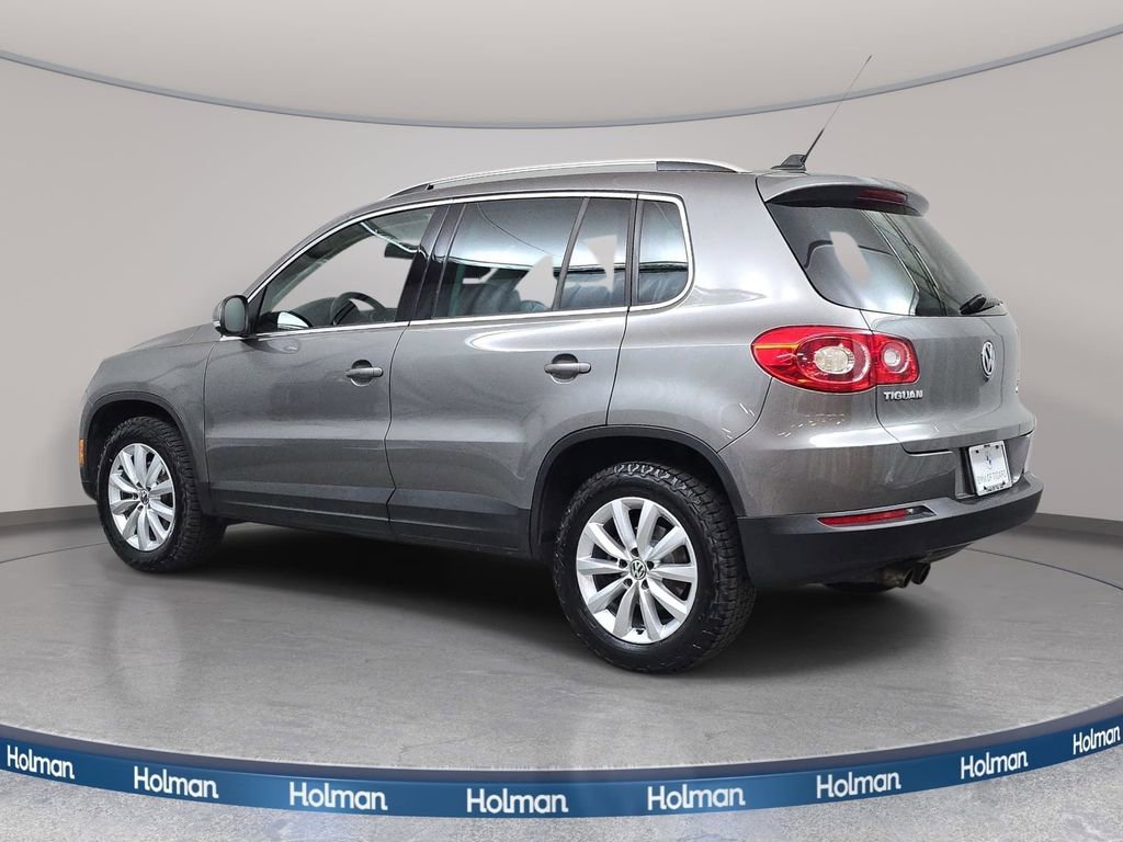 Used 2011 Volkswagen Tiguan SE image 8