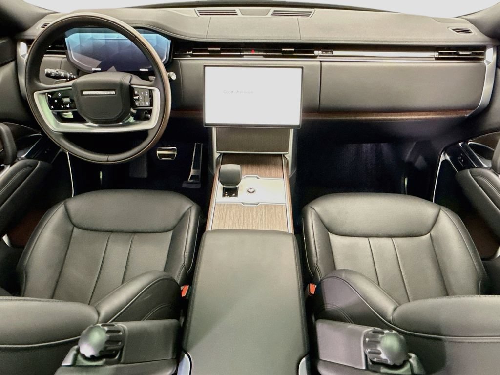 Certified 2025 Land Rover Range Rover Long Wheelbase SE AWD/4WD image 13