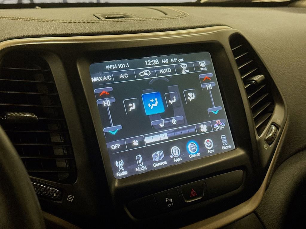 Used 2018 Jeep Cherokee Limited image 19