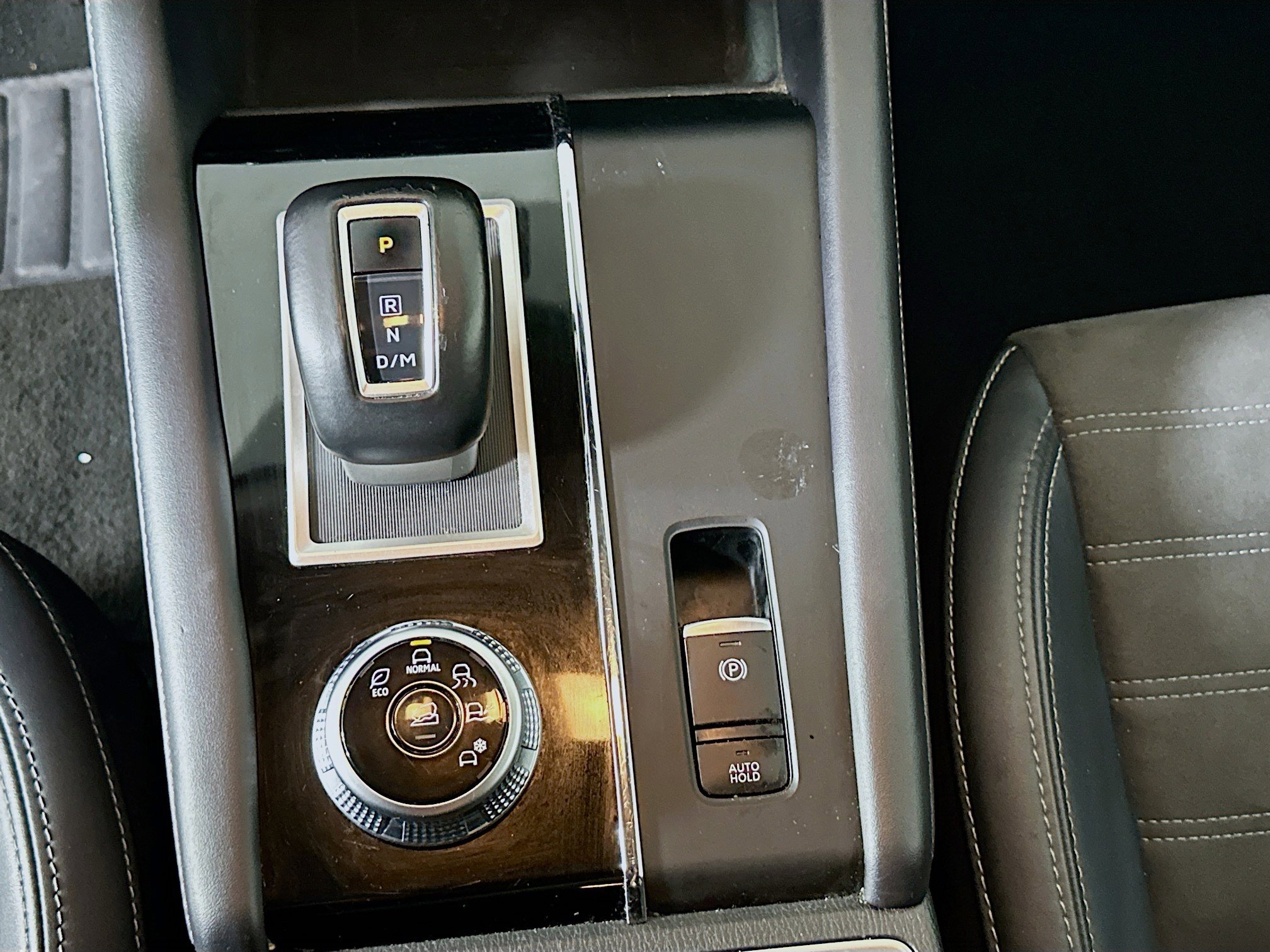 Used 2024 Mitsubishi Outlander SE image 25