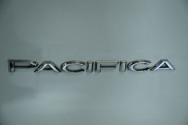 Used 2024 Chrysler Pacifica Select image 13