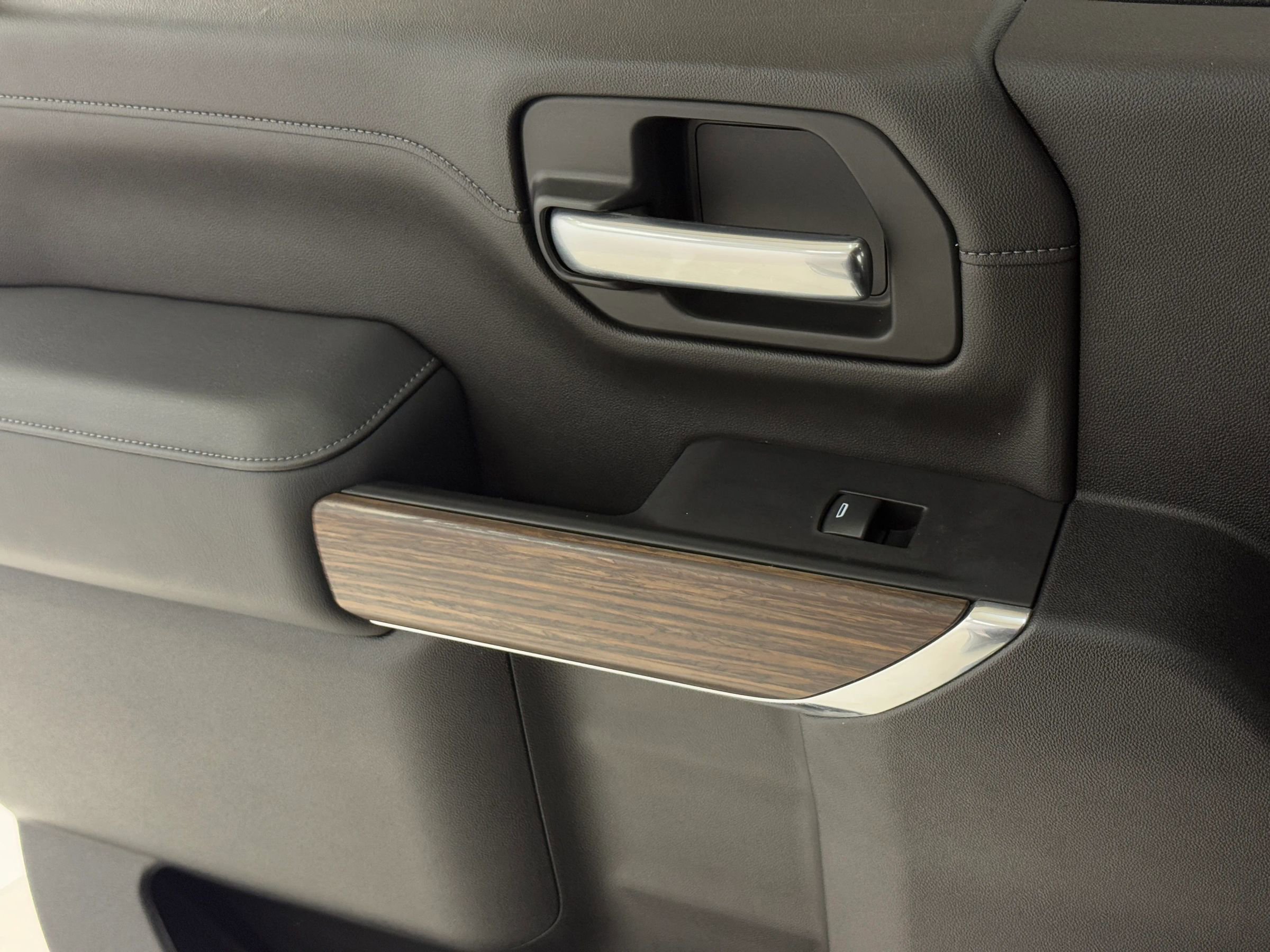 Used 2022 Chevrolet Silverado 2500 High Country w/ Technology Package image 36