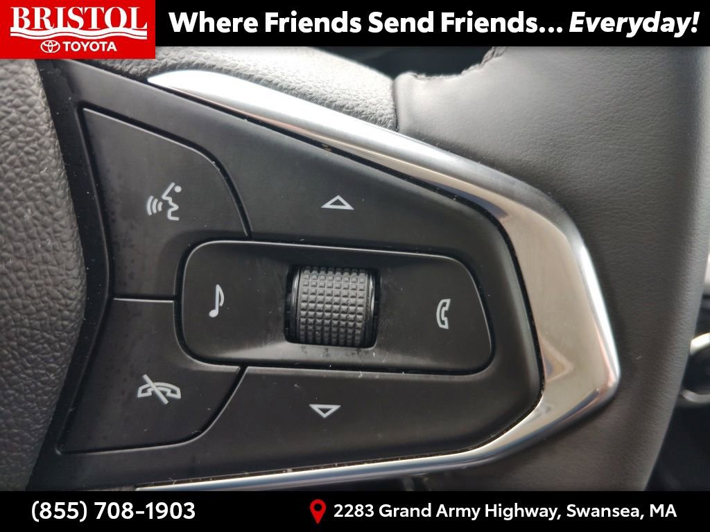 Used 2025 Chevrolet Trax LT w/ LT Convenience Package FWD image 26