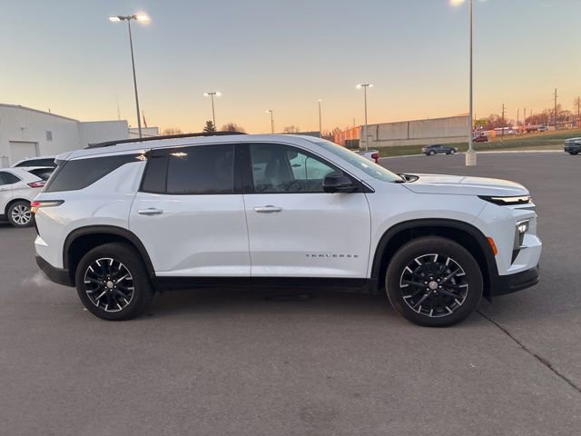 Used 2026 Chevrolet Traverse LT w/ Sun and Wheel Package image 7
