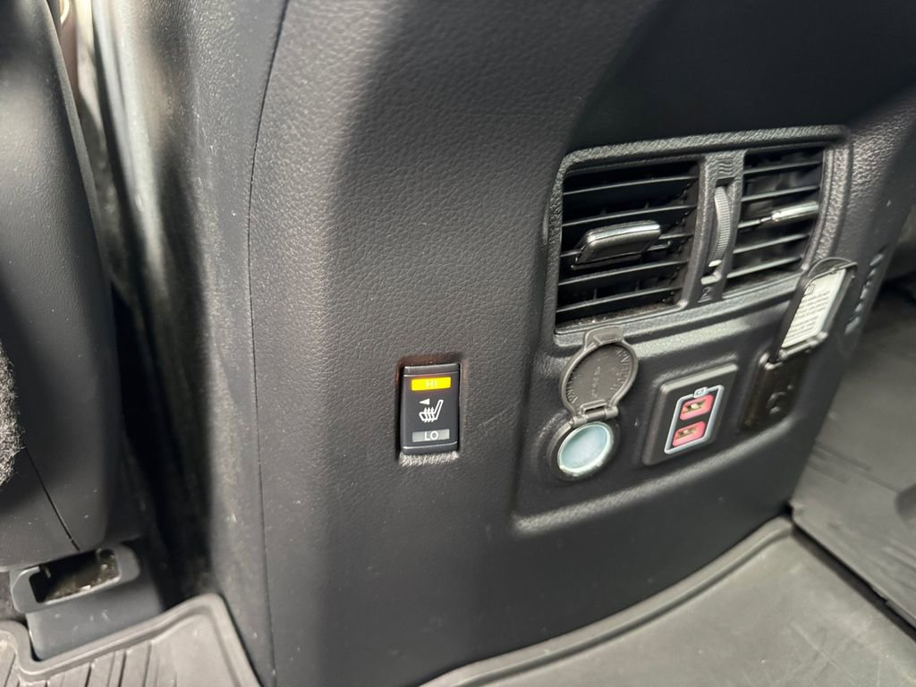 Used 2024 Nissan Titan Platinum Reserve w/ Moonroof Package image 19