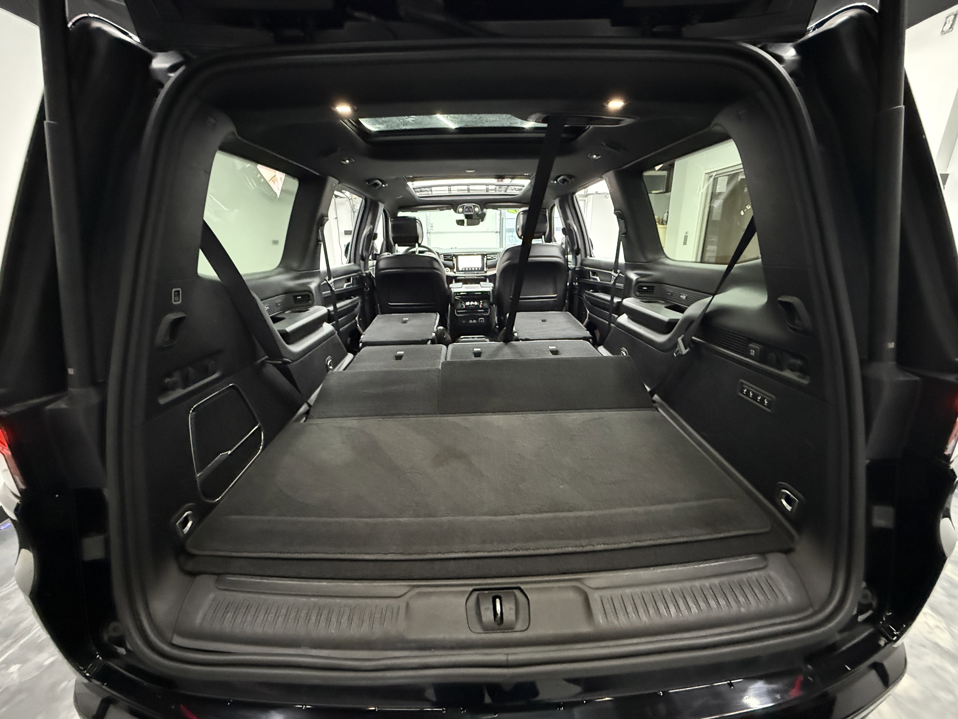 Used 2024 Jeep Wagoneer Series II image 33