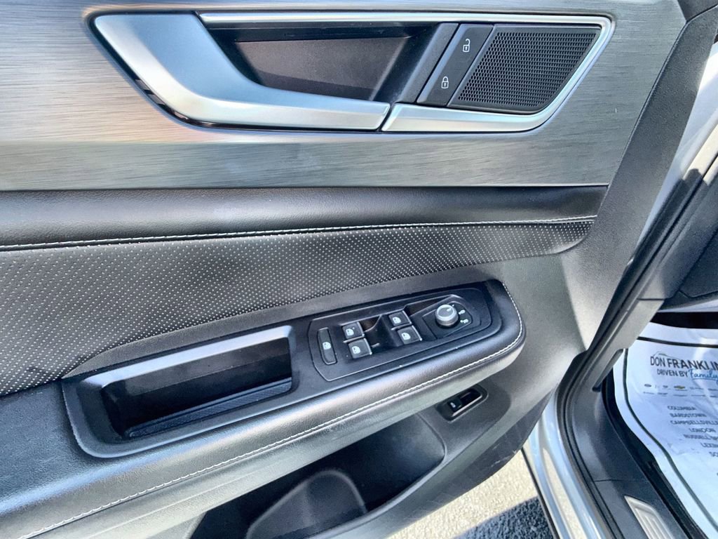 Used 2024 Volkswagen Atlas Cross Sport SE image 19