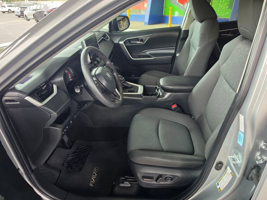 Used 2024 Toyota RAV4 XLE w/ Convenience Package AWD/4WD image 20