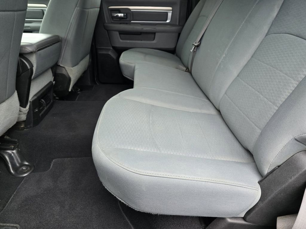 Used 2020 RAM 1500 Classic SLT AWD/4WD image 28
