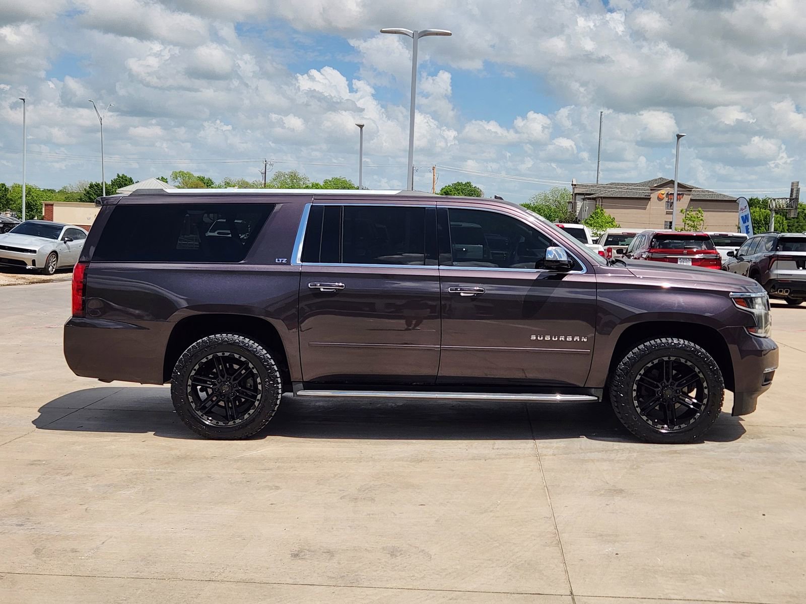 Used 2015 Chevrolet Suburban LTZ AWD/4WD image 7