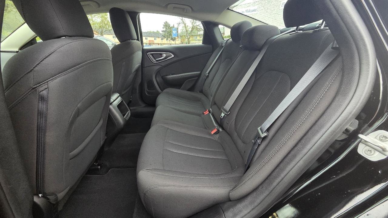 Used 2015 Chrysler 200 Limited w/ Convenience Group FWD image 16