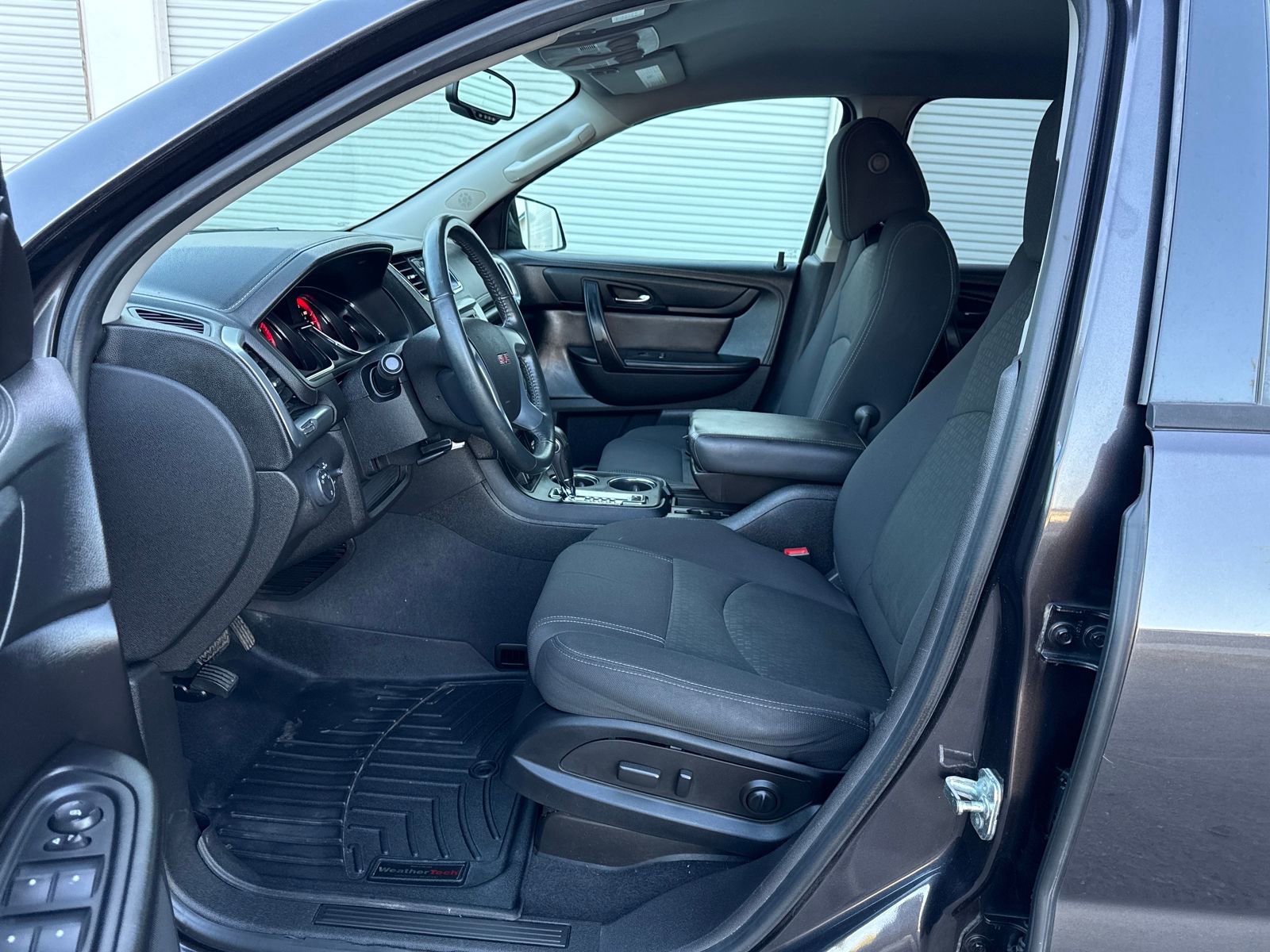 Used 2015 GMC Acadia SLE image 9