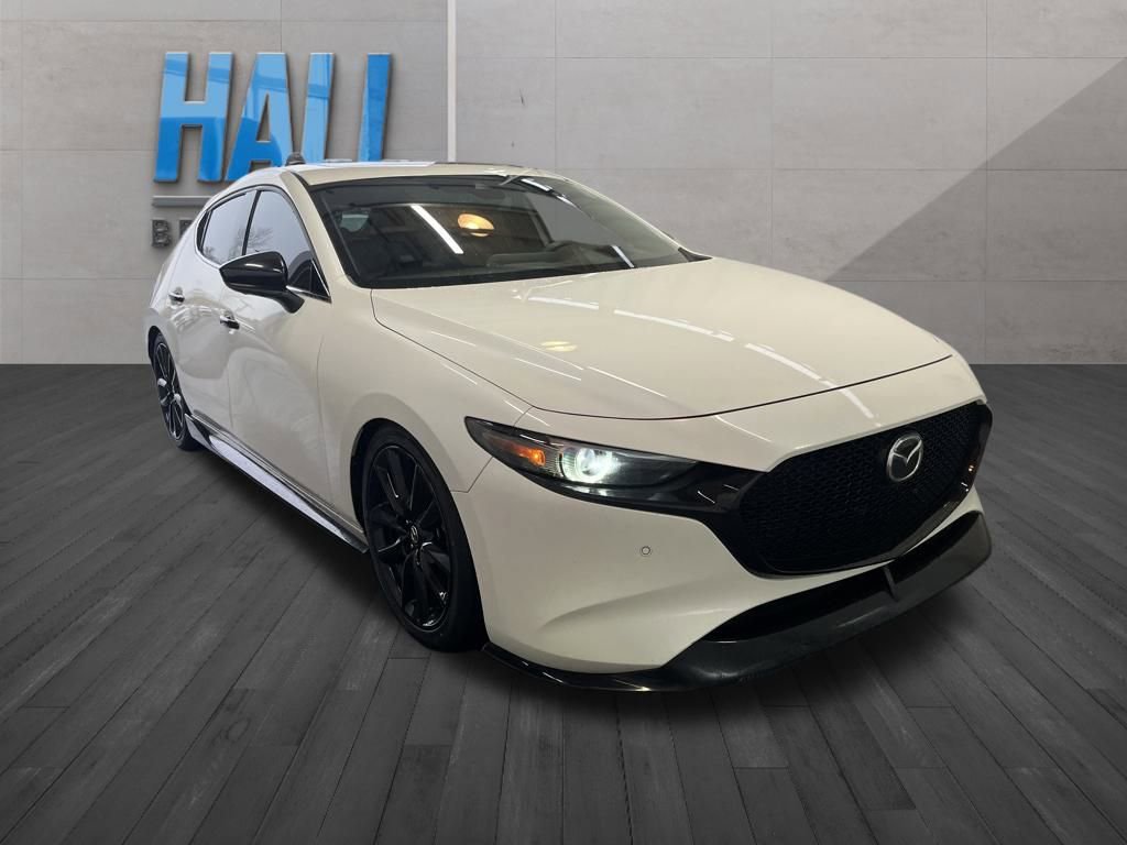 Used 2021 MAZDA MAZDA3 Hatchback w/Premium Plus Pkg image 7