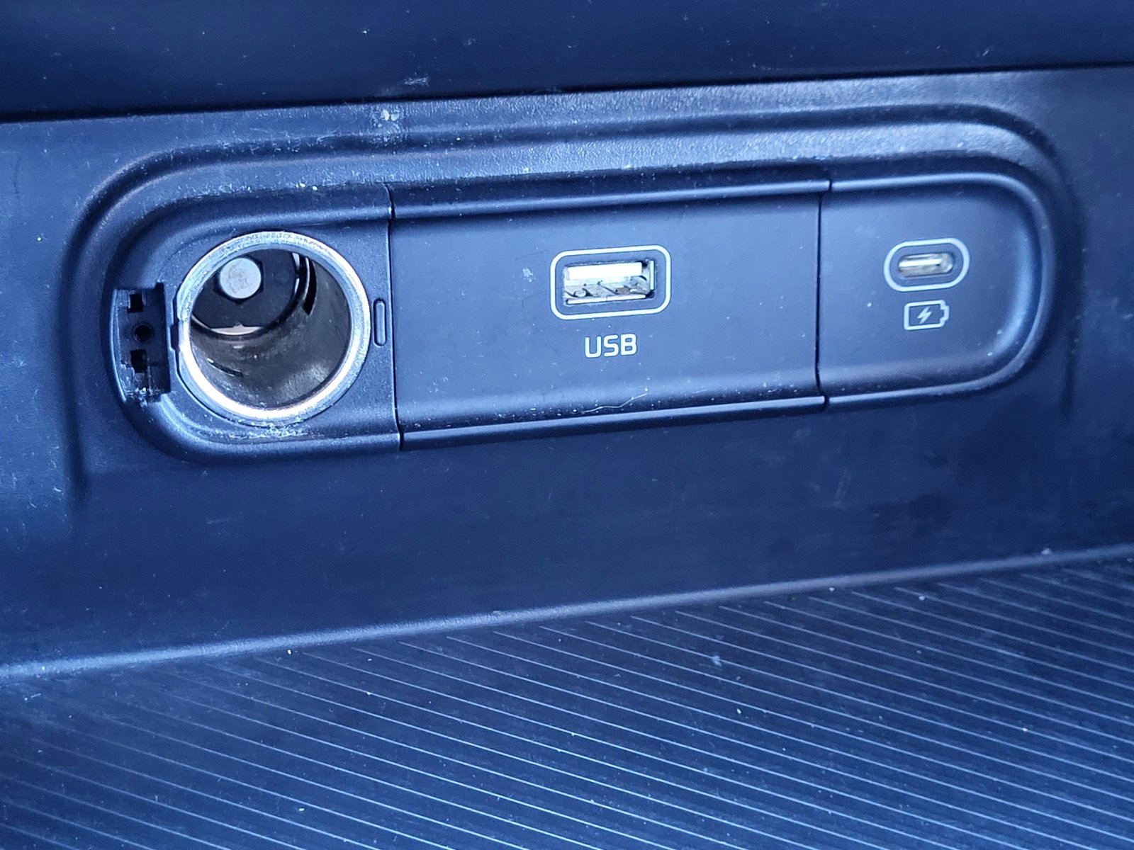 Used 2024 Kia Sportage LX image 30