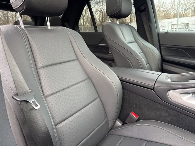 Used 2025 Mercedes-Benz GLE 450e 4MATIC w/ Winter Package image 27