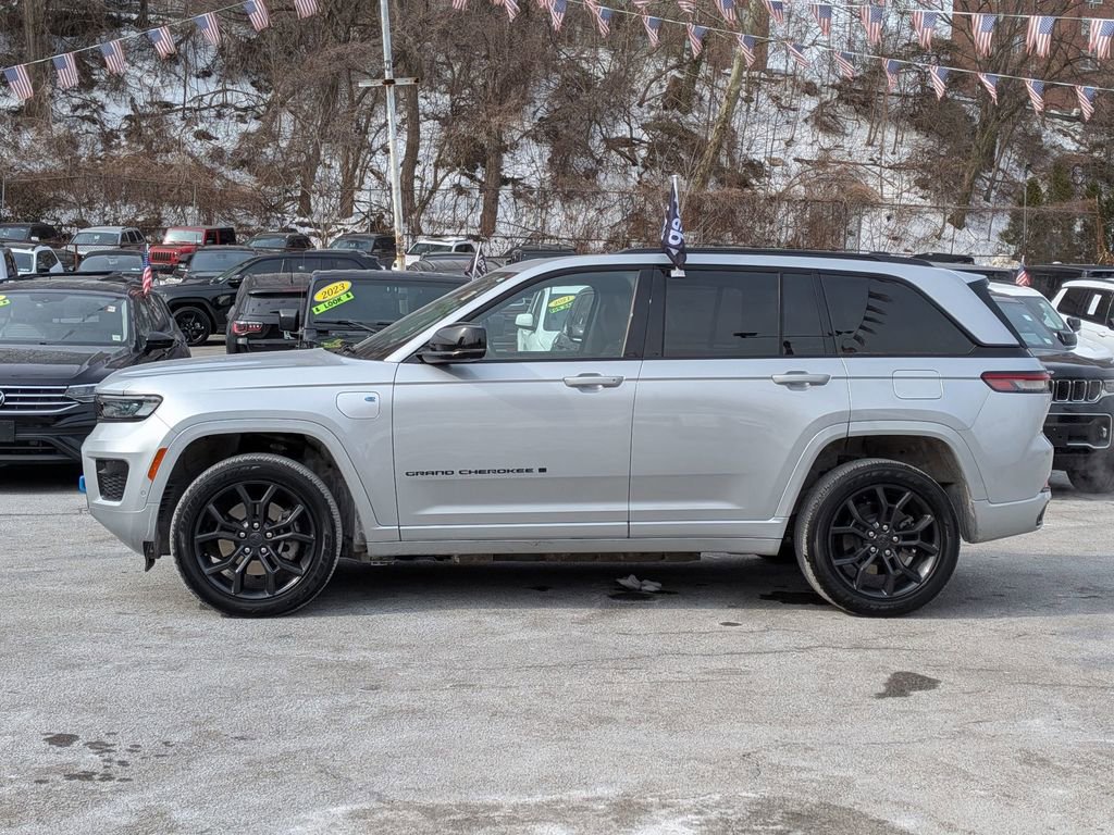 Used 2023 Jeep Grand Cherokee 30th Anniversary image 10