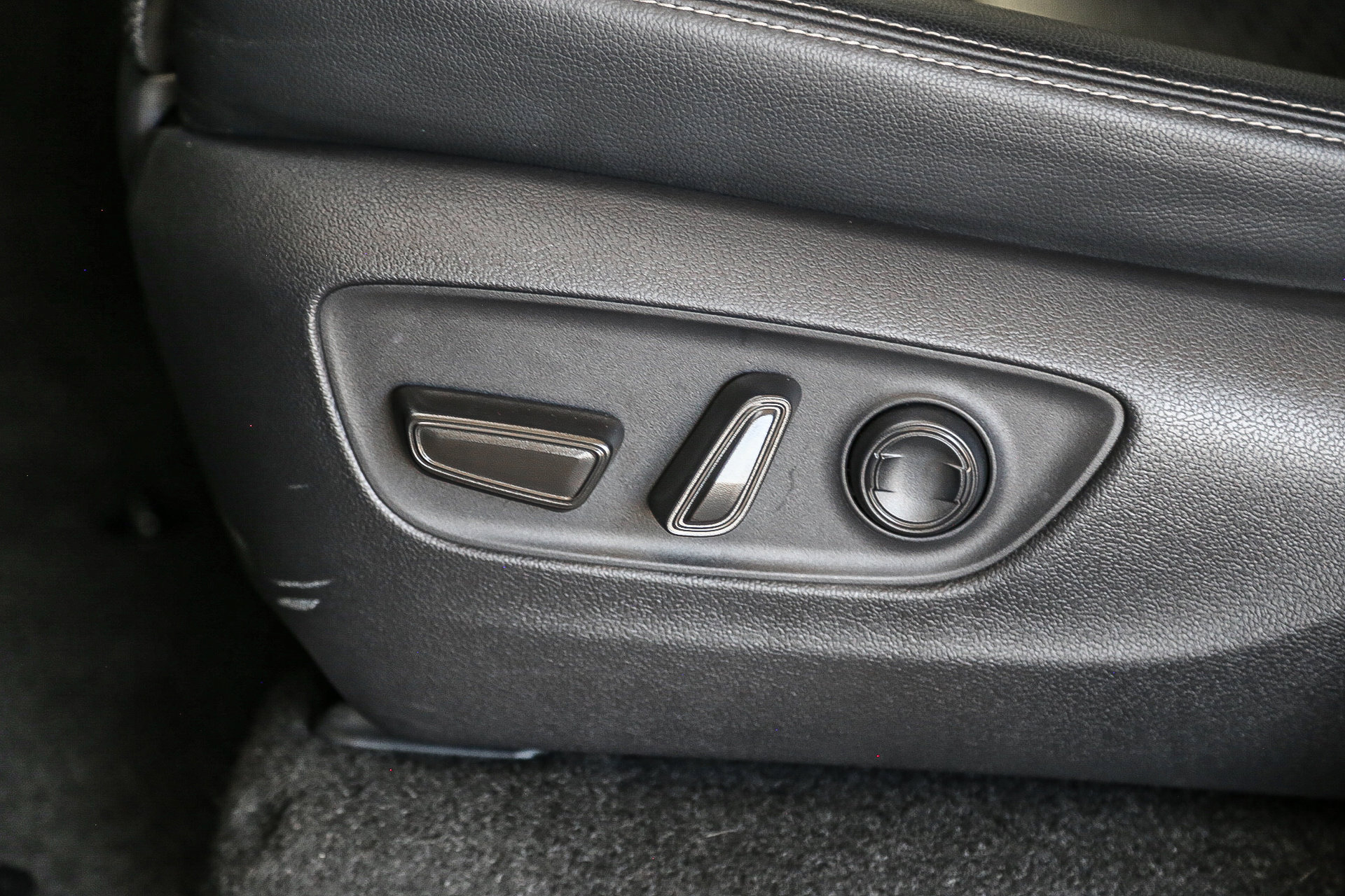 Used 2024 Toyota Land Cruiser w/ Premium Package image 21