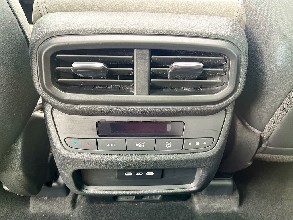 Used 2025 Honda Pilot Touring image 26