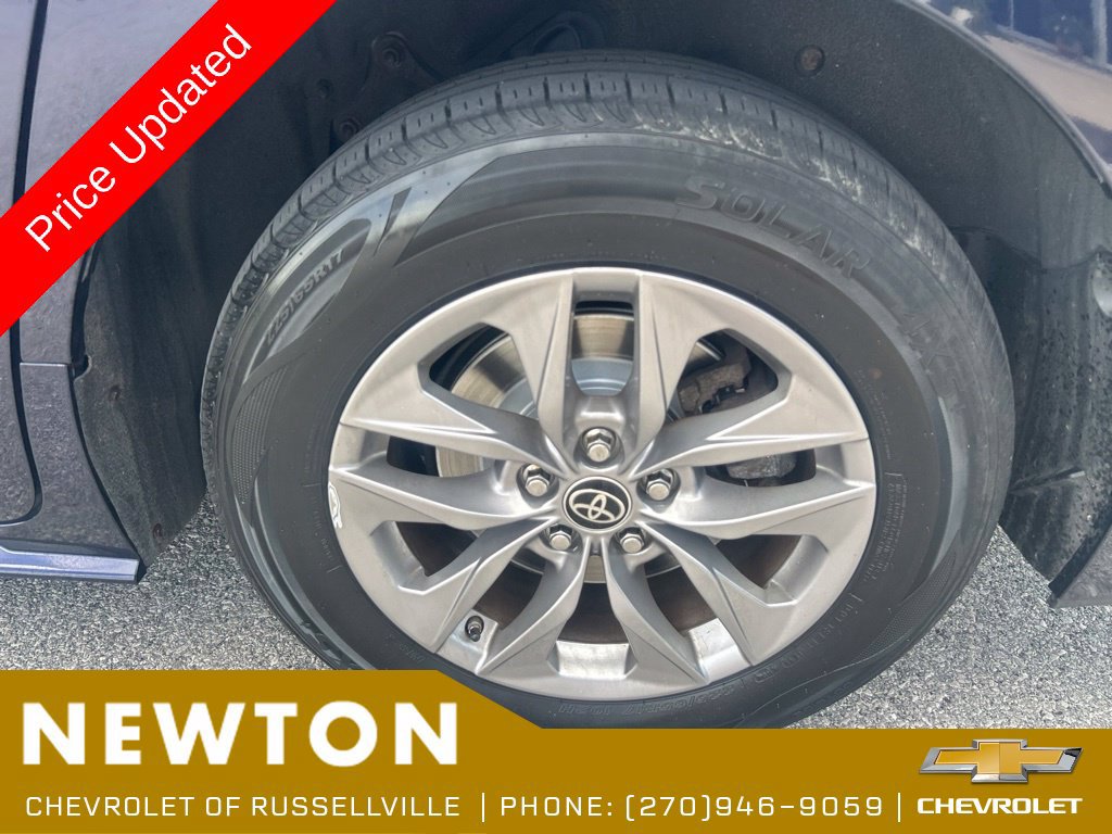 Used 2022 Toyota Sienna LE FWD image 46