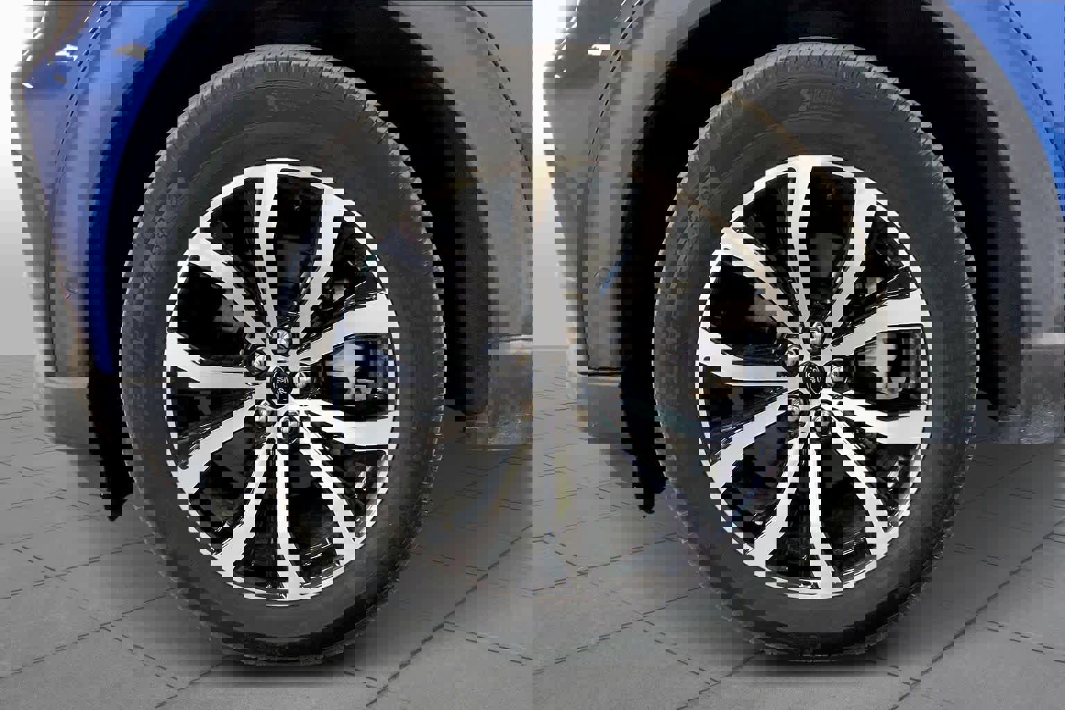 Used 2020 Ford Explorer ST w/ Premium Technology Package image 9