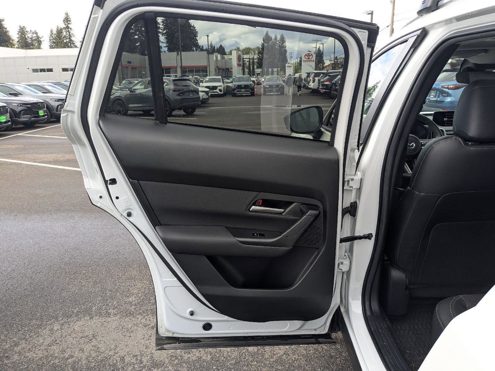 Used 2025 MAZDA CX-50 AWD 2.5 S w/ Weather Package image 12