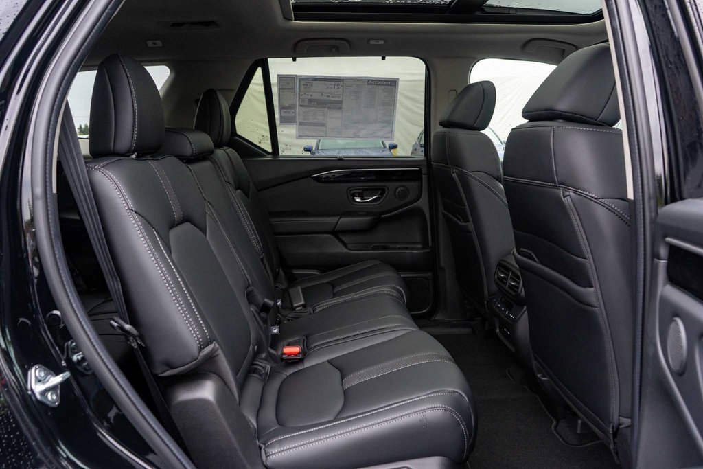 New 2025 Honda Pilot Touring image 15