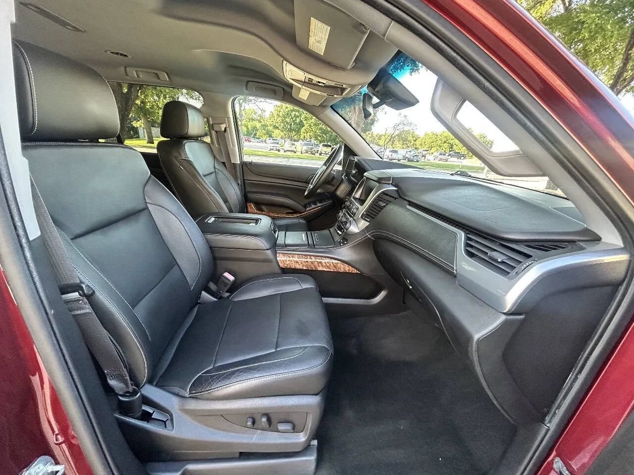Used 2017 Chevrolet Suburban Premier RWD image 18