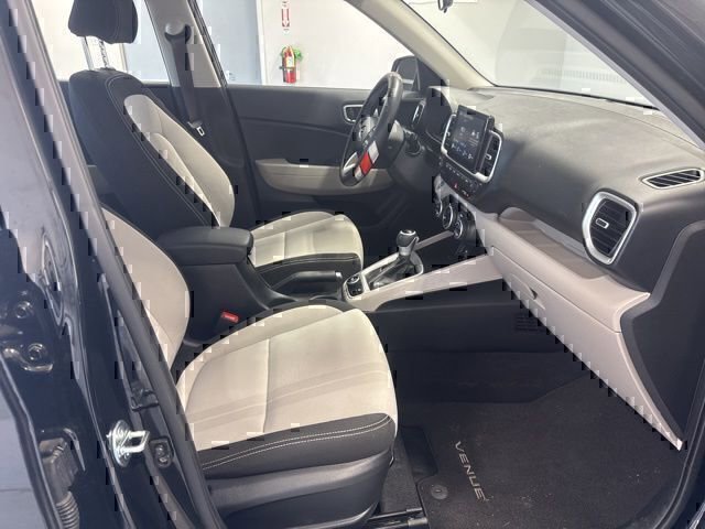 Certified 2026 Hyundai Venue SEL FWD image 21