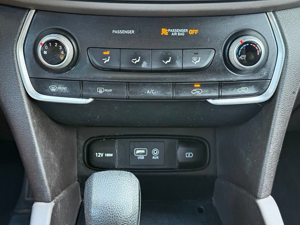 Used 2019 Hyundai Santa Fe SE AWD/4WD image 16