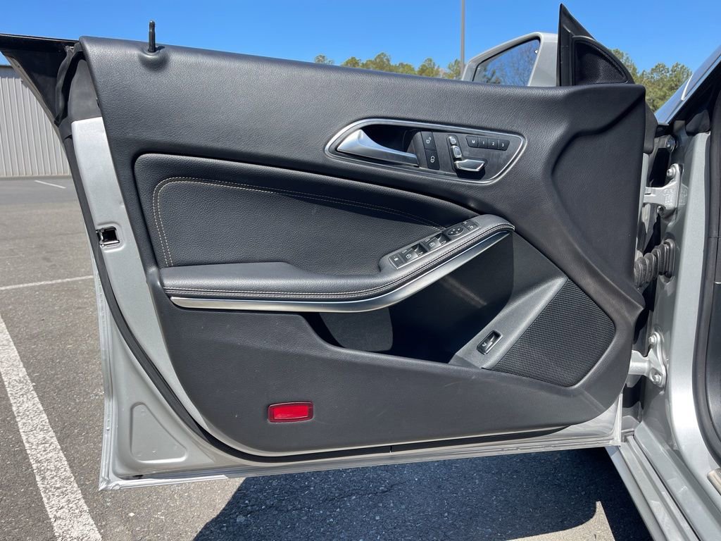 Used 2018 Mercedes-Benz CLA 250 4MATIC image 19