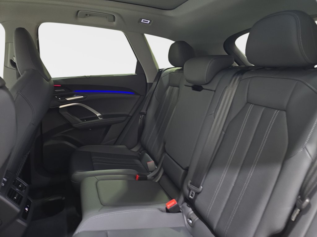Used 2025 Audi Q5 Premium Plus w/ Premium Plus AWD/4WD image 16