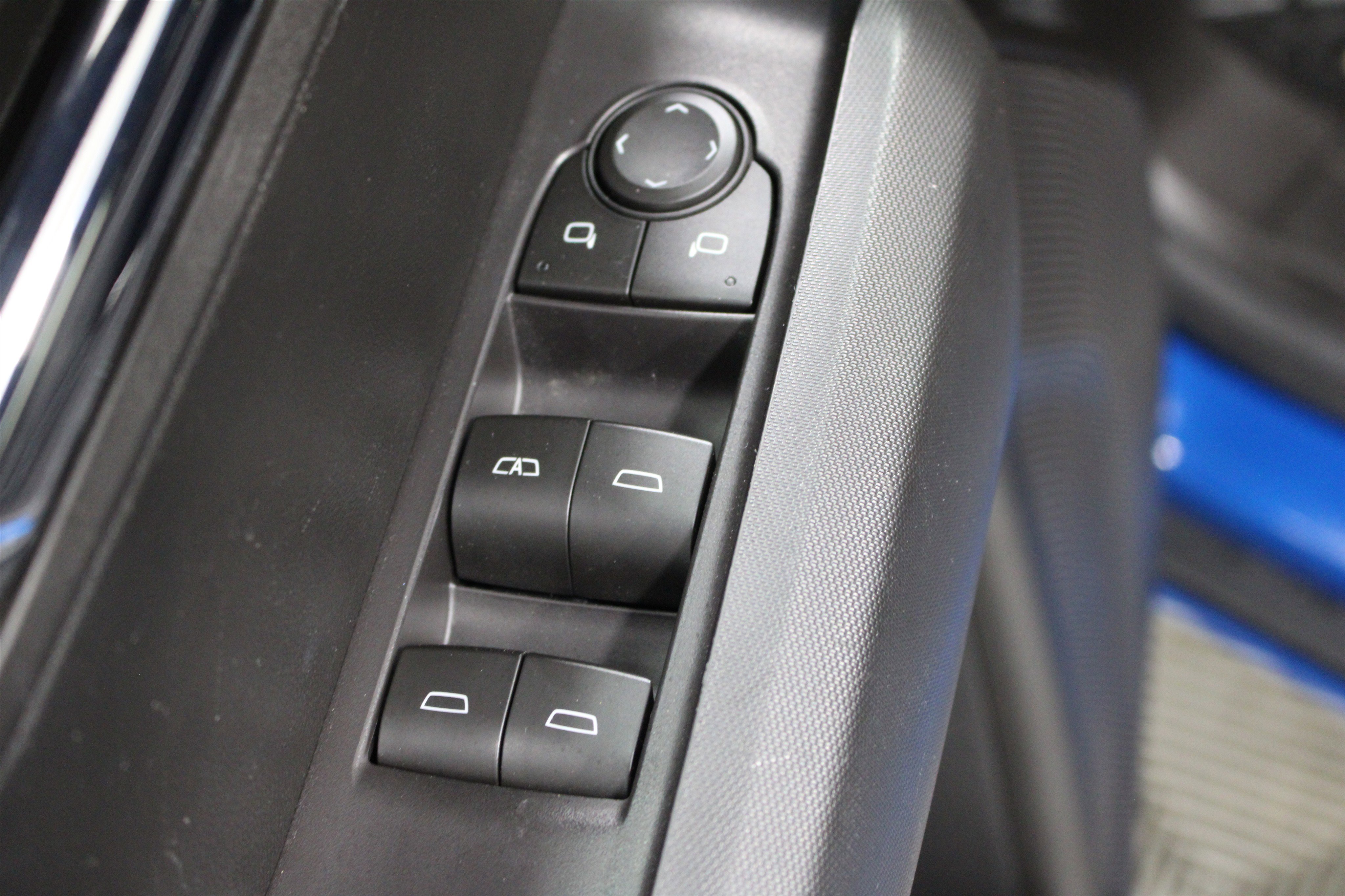 Used 2023 Chevrolet Colorado LT w/ LT Convenience Package II RWD image 7