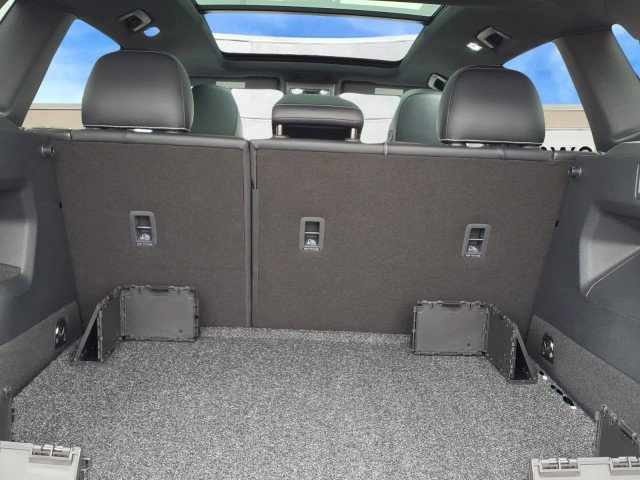 New 2026 Volkswagen Tiguan SE R-Line image 10