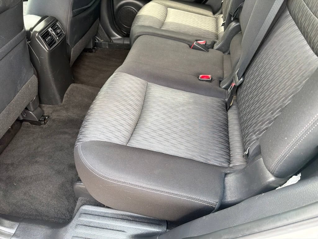 Used 2018 Nissan Rogue SV FWD image 25