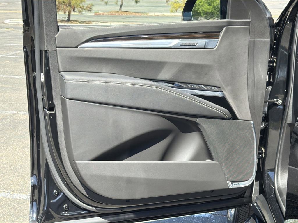 Certified 2025 Cadillac Escalade ESV Premium Luxury image 20