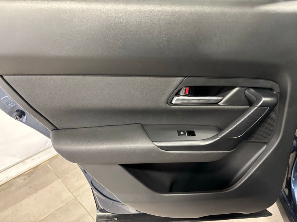 Used 2025 MAZDA CX-50 AWD 2.5 S w/ Premium Plus Pkg image 17