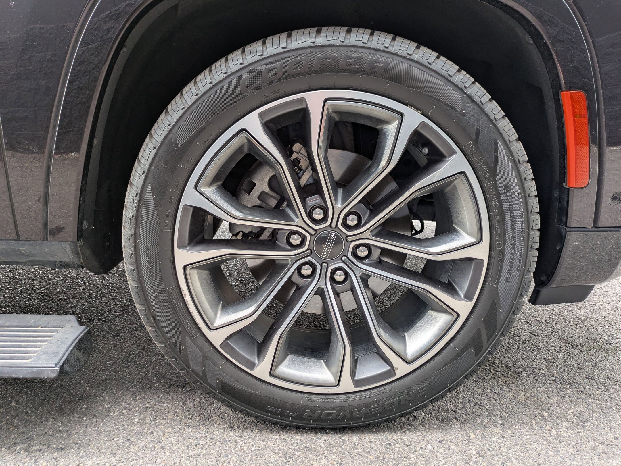 Used 2023 Jeep Grand Wagoneer Series III w/ Rear Seat Video Group 1 image 31