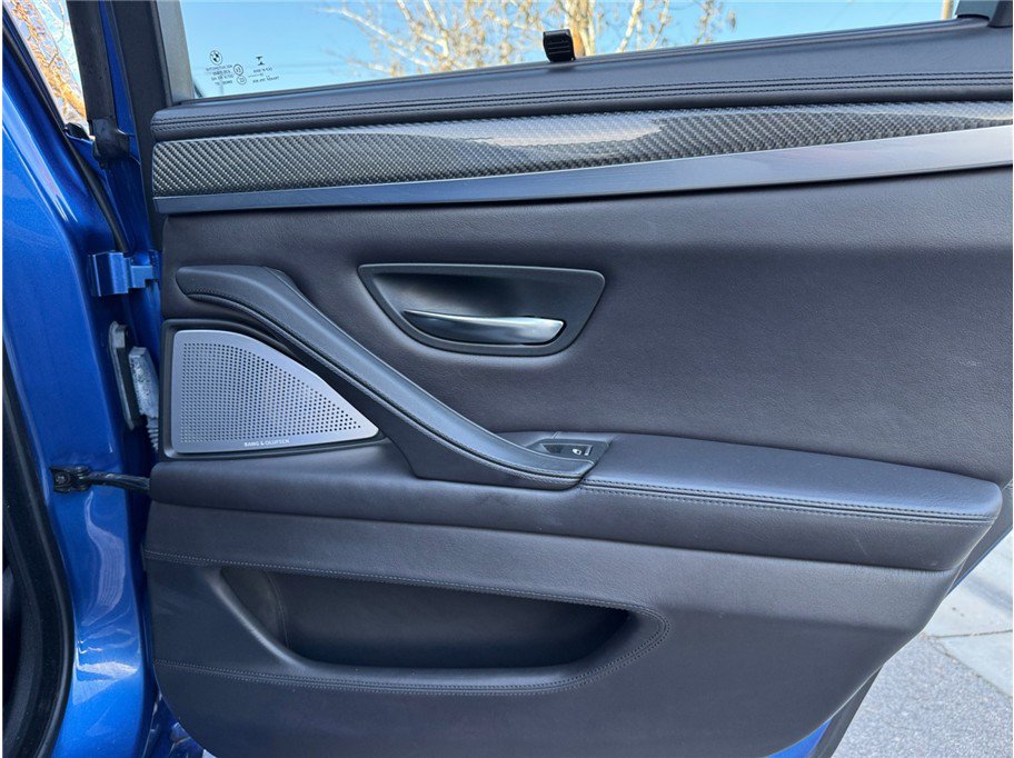 Used 2016 BMW M5 RWD image 43