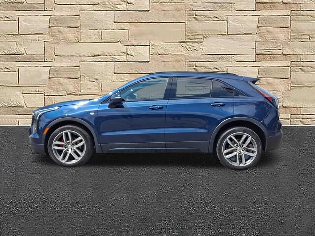 Used 2021 Cadillac XT4 Sport AWD/4WD image 2