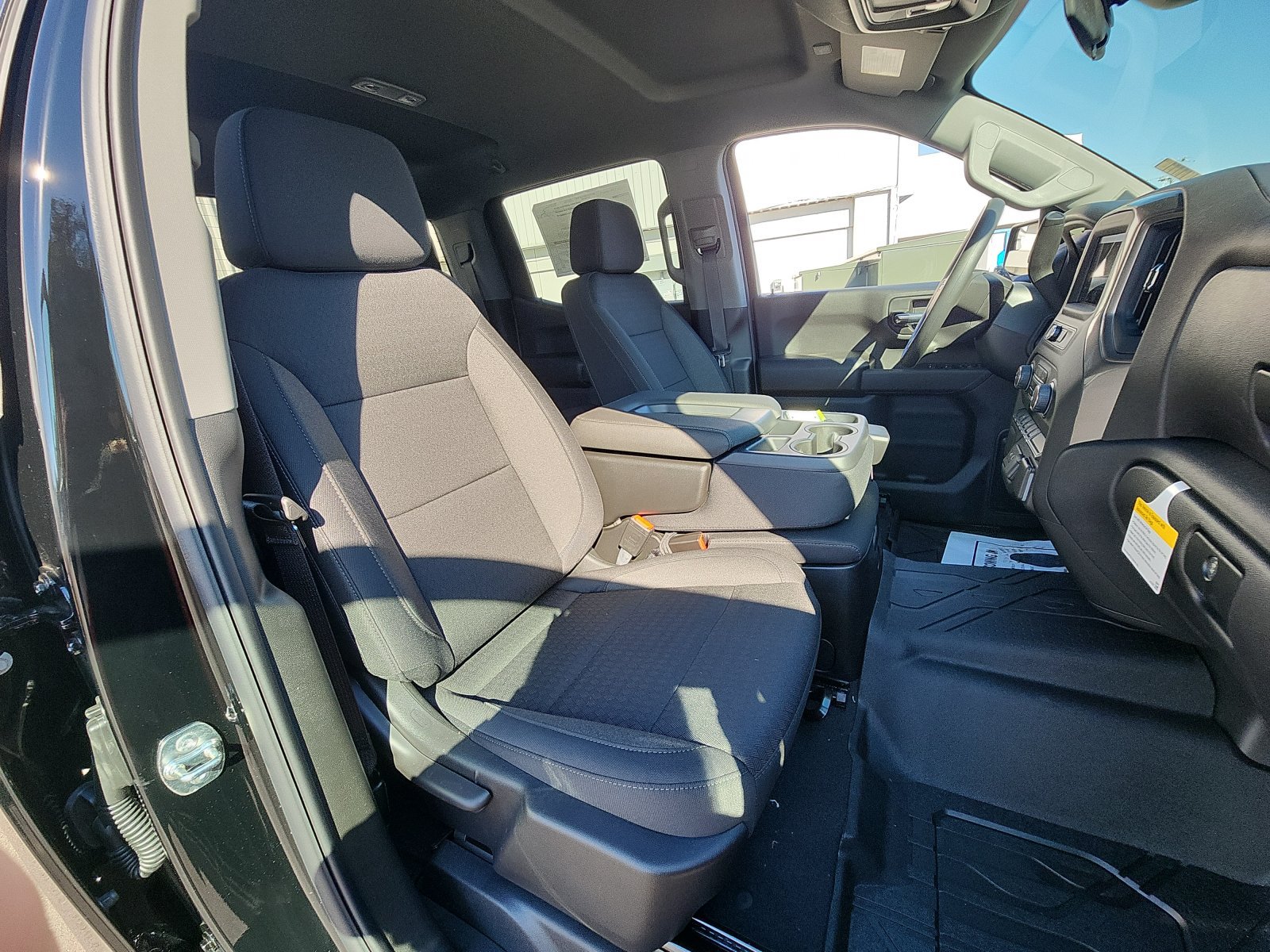 New 2026 Chevrolet Silverado 1500 Custom w/ LPO, Dark Essentials Package AWD/4WD image 23